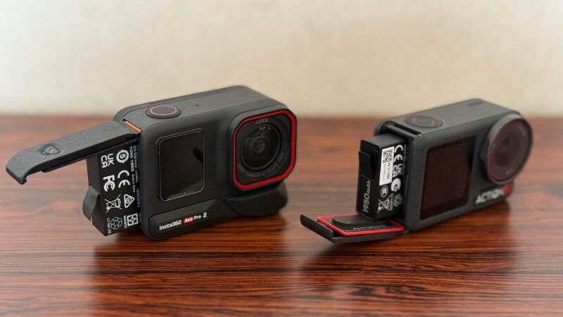 Insta360 Ace PRo 2とDJI Osmo Action 5 Proのバッテリーの画像
