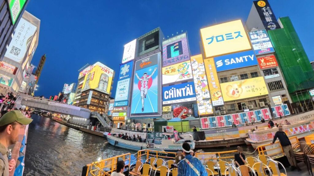 Insta360 X5の夜間撮影（道頓堀のグリコ）画像