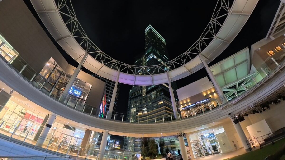 Insta360 X5 夜景画像2