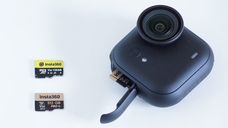 Insta360 GO Ultra SDカードポートの画像