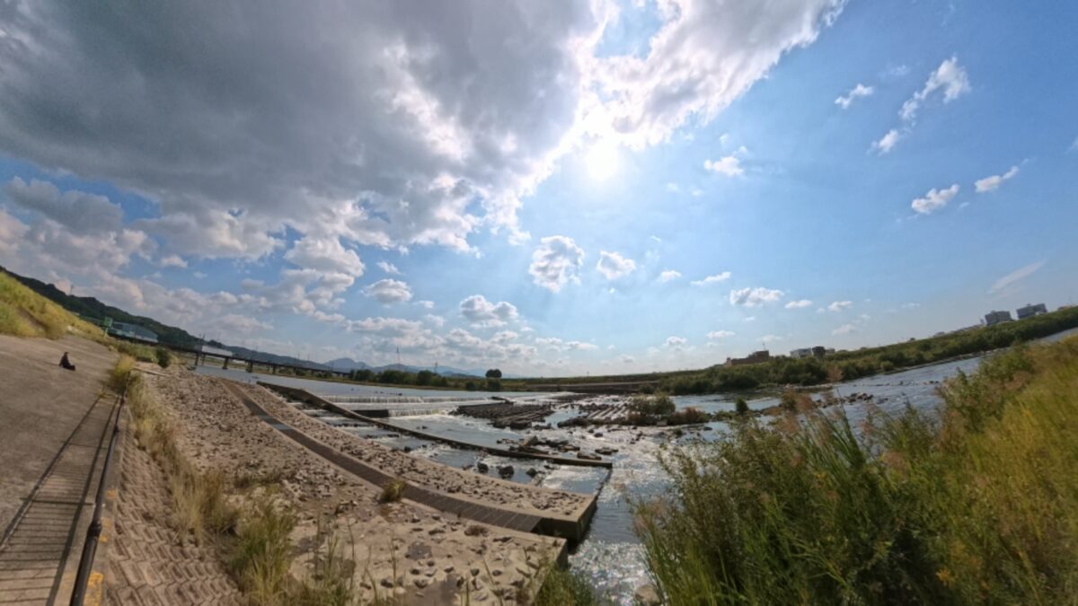 Insta360 X4 Air (vs dji osmo360) 河川の比較写真