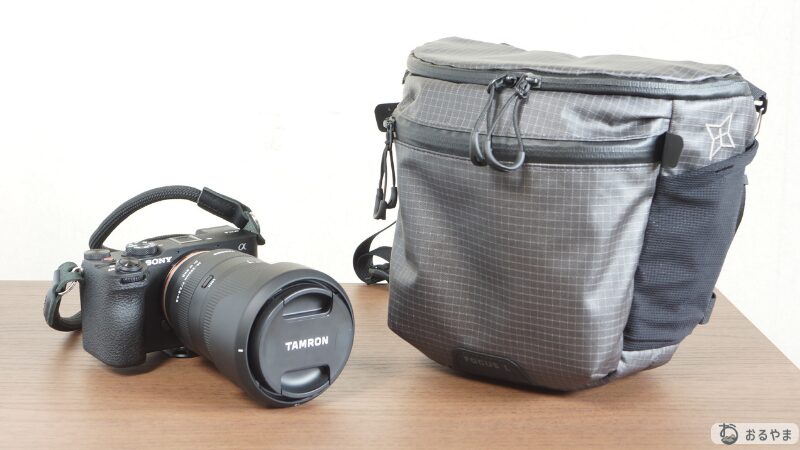 ミラーレスカメラとカメラポーチの商品画像