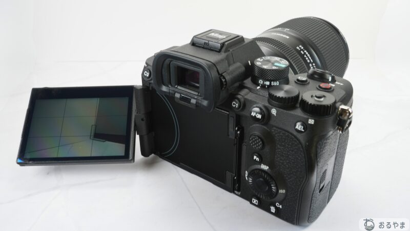 SONY α7 V 4軸マルチアングルモニターを開いた状態