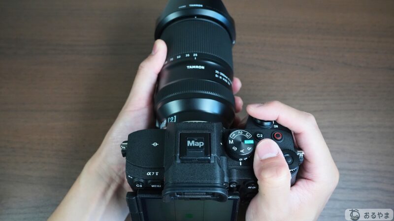 SONY α7 V グリップ 上から手持ち