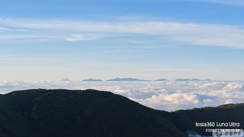 蝶ヶ岳山頂からLuna Ultraで撮影した富士山