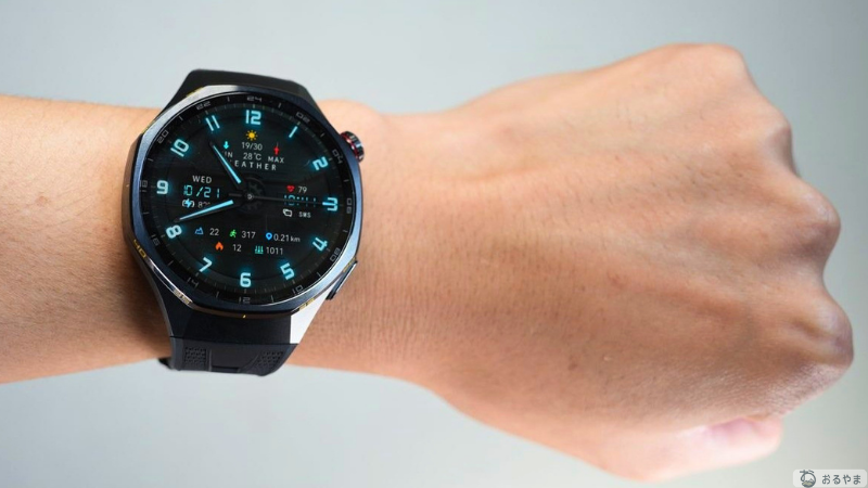 HUAWEI WATCH GT 7 Pro ブラックのGT 7 Proを腕に着けたところ